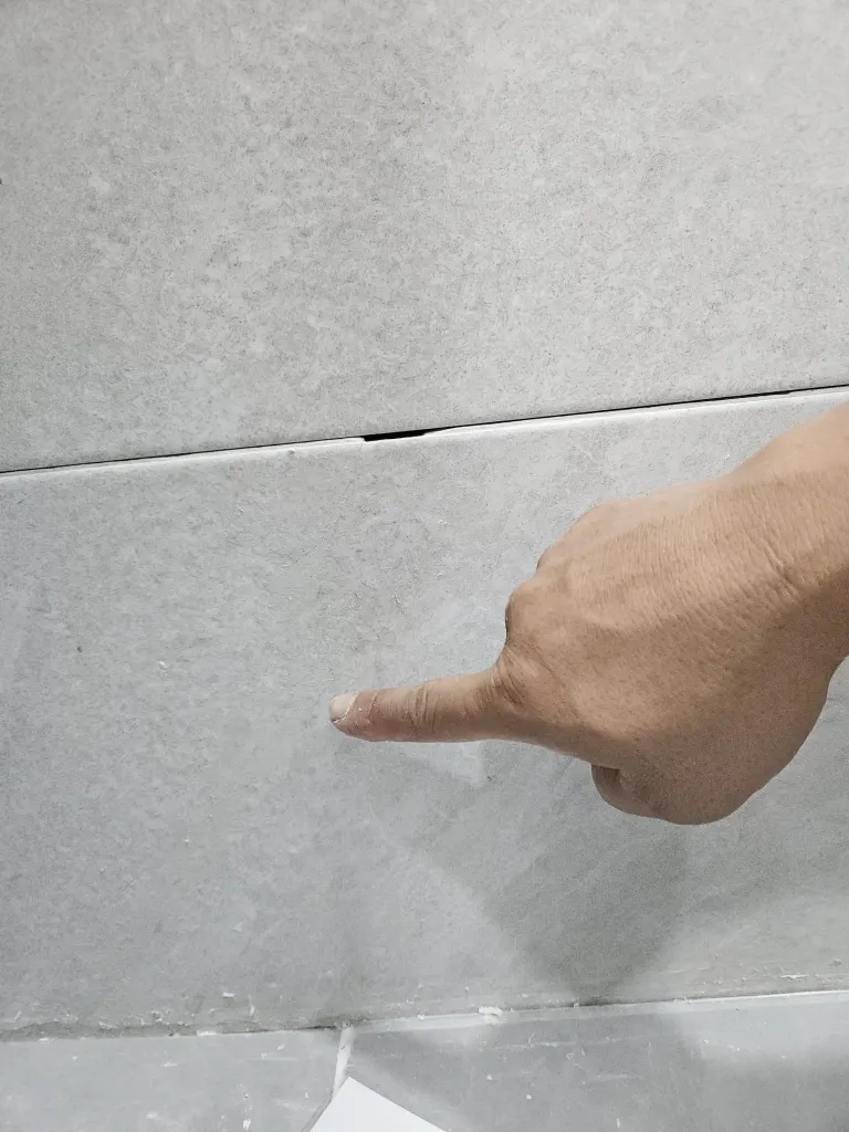 금간 타일 복원 시공 전