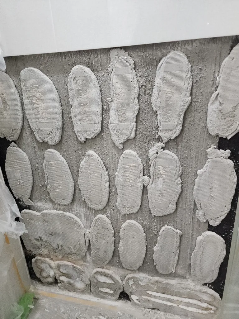 타일 전면 재시공 모습